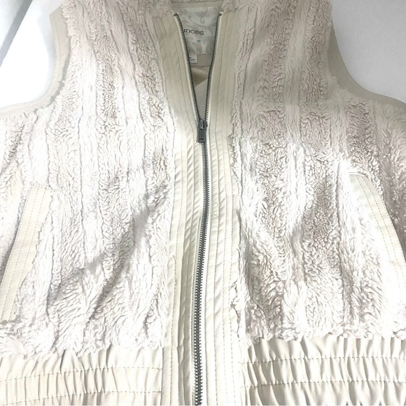 Maurices Faux Fur Hooded Vest size Large - Picture 10 of 12